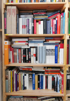 Blick ins Bücherregal in der Kulturkiste in Pirna